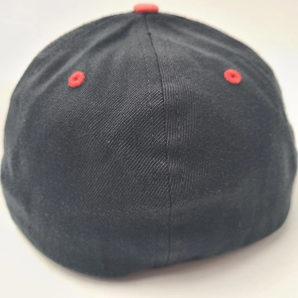 Nike Hat Fitted (Seems M-L) Black Red 6.0 Action Sports Swoosh Logo Skate Men
